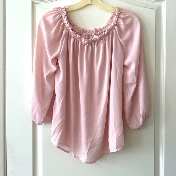 Off the shoulder pink blouse. - Picture 1 of 2